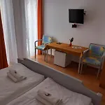 Foter Panzio 3*