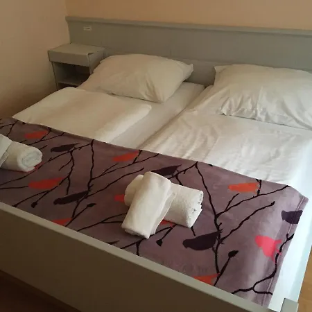 Foter Panzio Πανσιόν