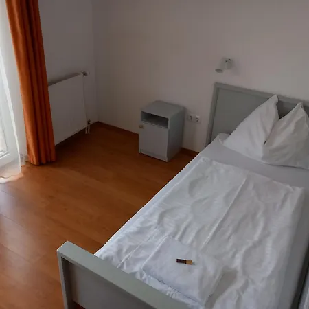 Foter Panzio Gæstehus Baja