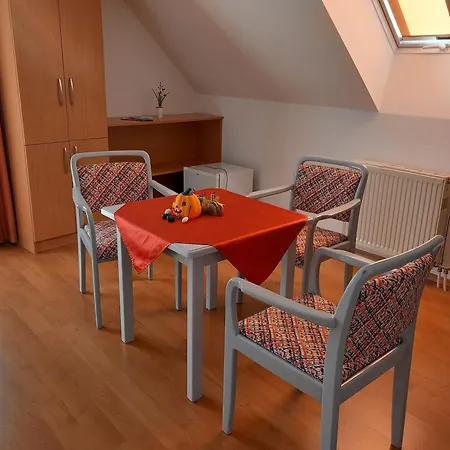 Gæstehus Foter Panzio 3*