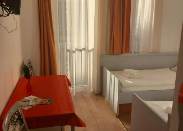 Foter Panzio 3* באיה